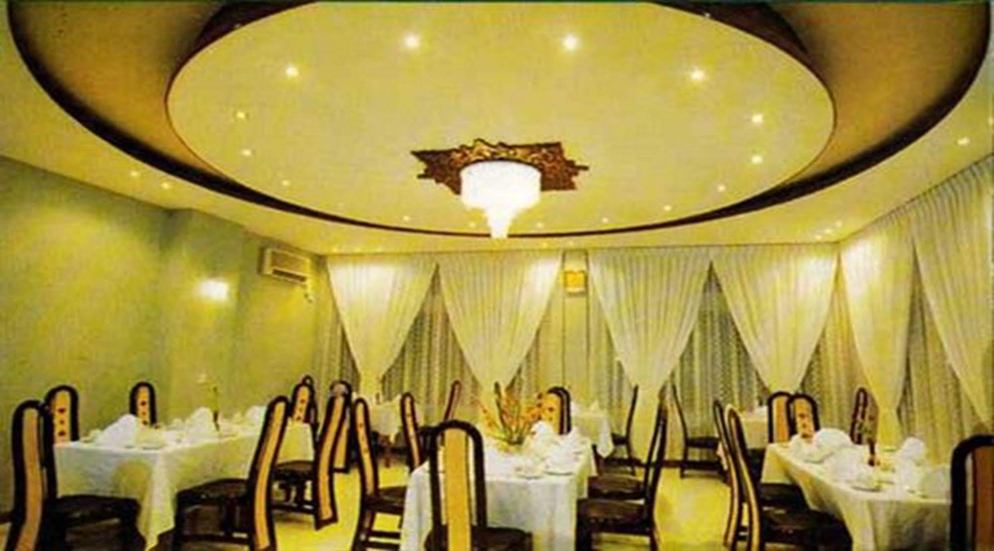 Hotel Windsor Yangon Exterior foto