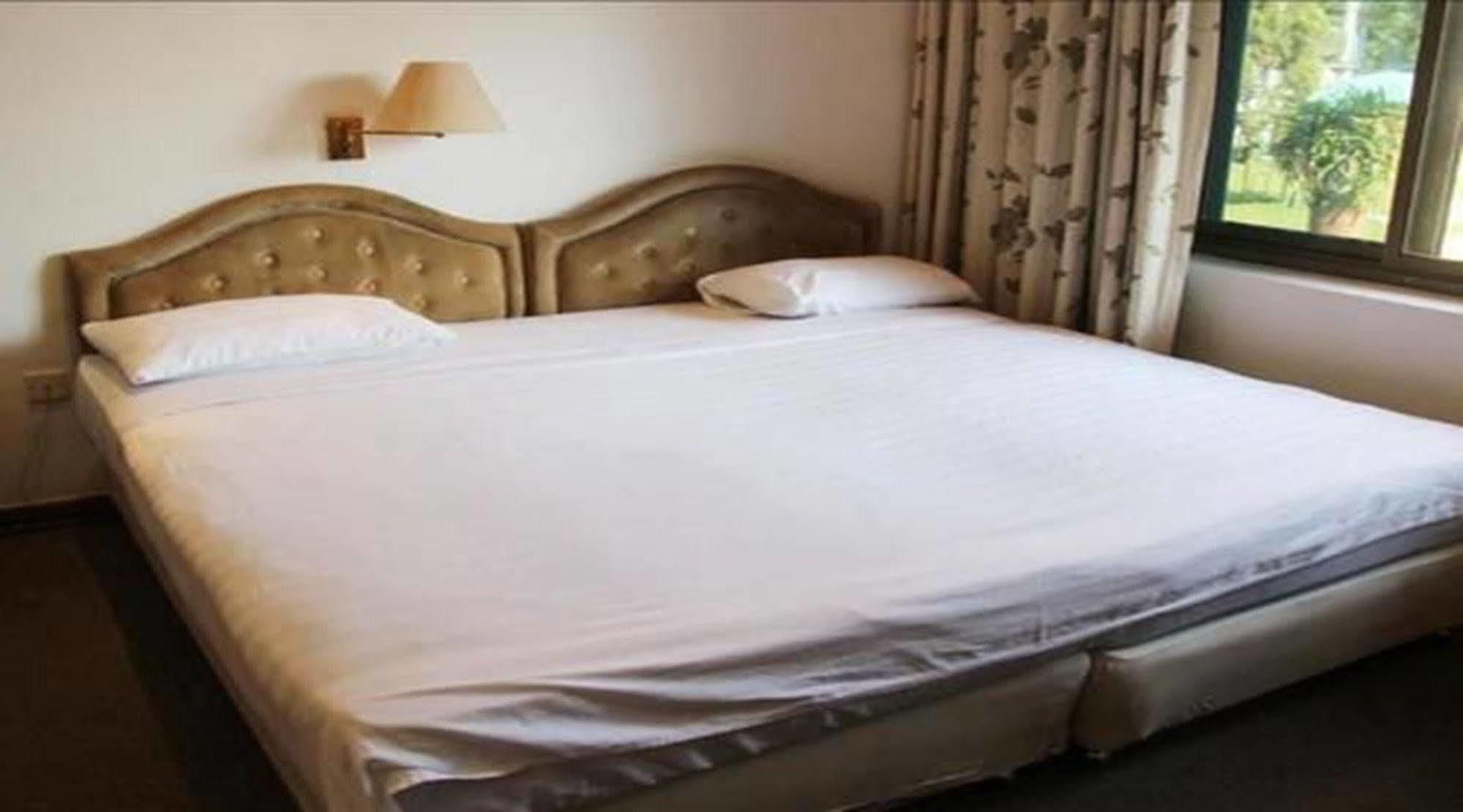 Hotel Windsor Yangon Exterior foto