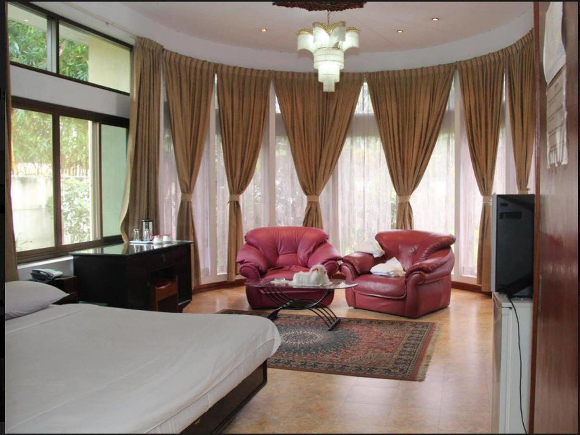 Hotel Windsor Yangon Exterior foto